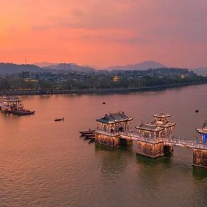 妻与妈妈的巨乳
