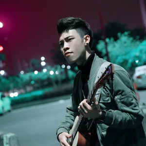 妻与妈妈的巨乳
